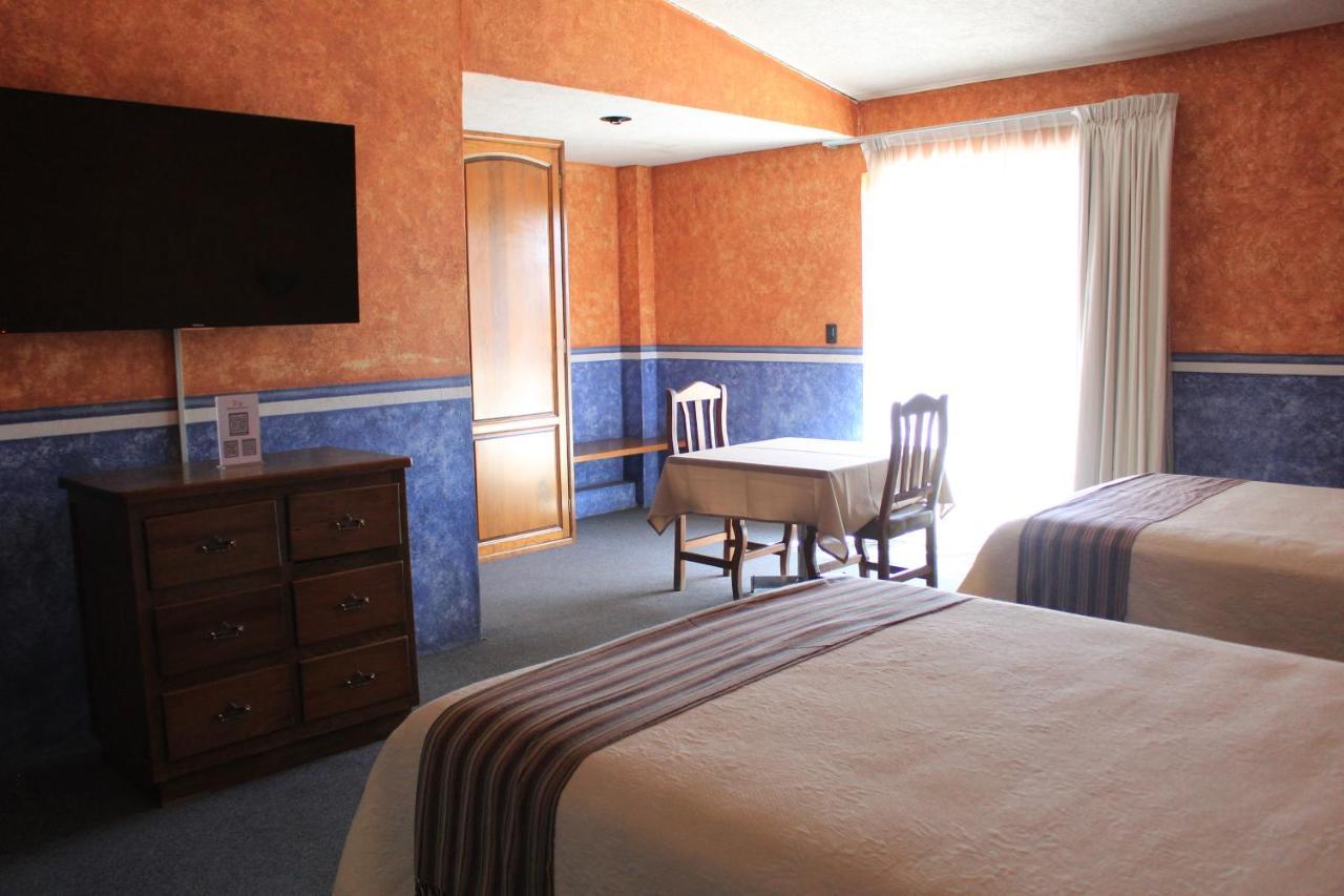 Hotel Meson Del Puente Acámbaro Екстериор снимка