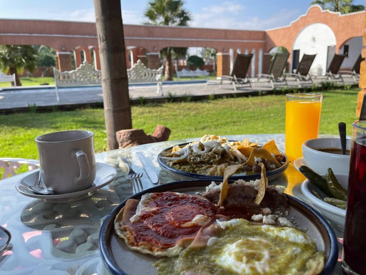 Hotel Meson Del Puente Acámbaro Екстериор снимка